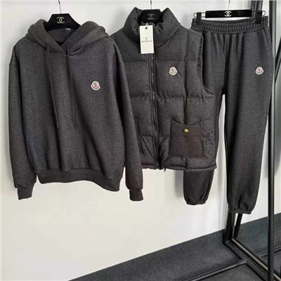 Костюм тройка