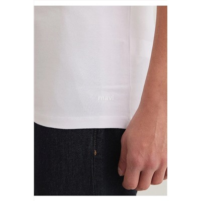 Mavi Stretch V Yaka Beyaz Basic Tişört Fitted / Vücuda Oturan Kesim 061748-620