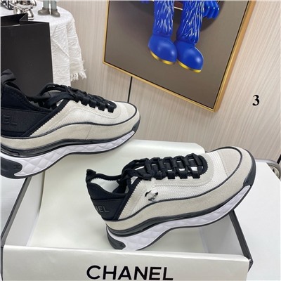 Женские спортивные туфли