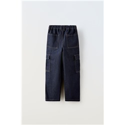 JEANS WITH DARTS AND POCKETS