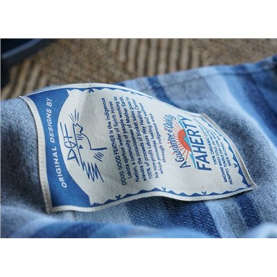 Большое пляжное покрывало Fahert*y по выгодной цене от американского бренда, экспорт