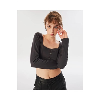 TwistKare yaka crop t-shırt