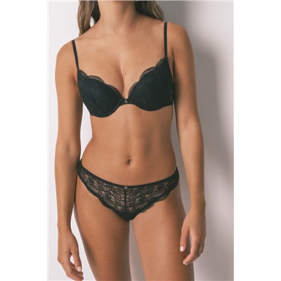 Tanga encaje negro