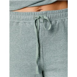 Прямые брюки из фактурного трикотажа в рубчик