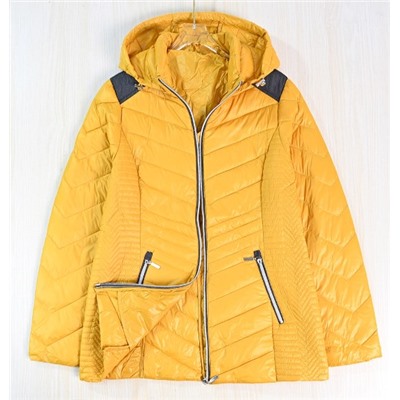 Женская легкая и компактная куртка с капюшоном