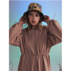 Kleid im sportlichen Stil