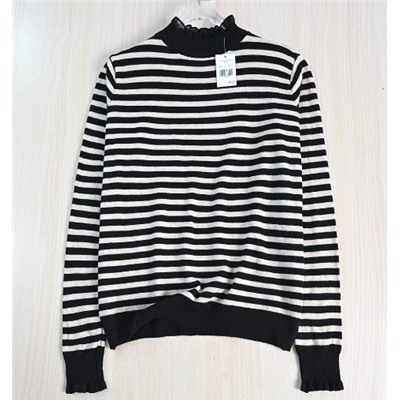 Трикотажный тонкий свитер