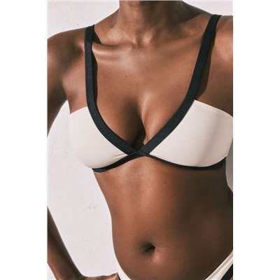 Top bikini triangular blanco semi brillante