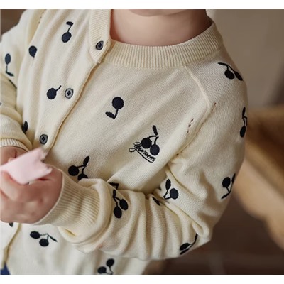 Милейший вязаный кардиган для девочек