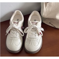 Кроссовки для девочек. Тренд 2026