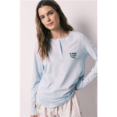 Conjunto de pantalón y camiseta