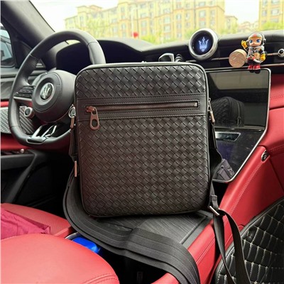 Мужская сумка-почтальон   Botteg*a Venet*a