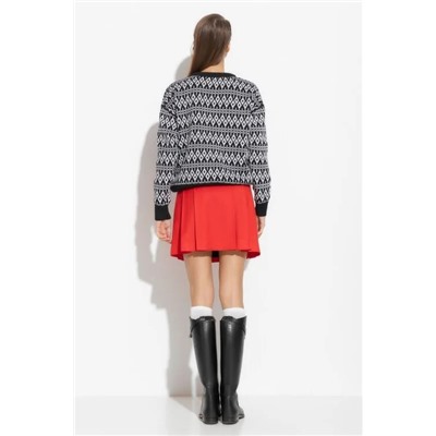 Свитер вязанный