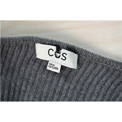 Свитер-пуловер с нишевым дизайном КО*С