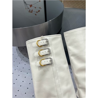 Новые осенне-зимние модели, популярные во всех модных кругах и любимые интернет-знаменитостями. ★ Ткань: коровья кожа ❥ Подкладка: коровья кожа ❥ Подошва: коровья кожа ❥ Элегантный стиль создаёт неповторимое ощущение❥ Высота: танкетка 8,5 см