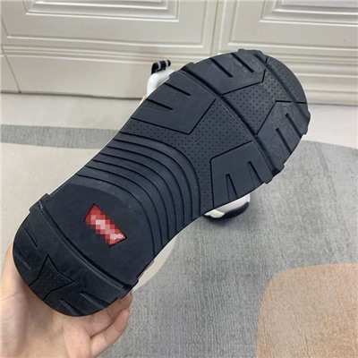 Женские кроссовки ЛЕВАЙ*С