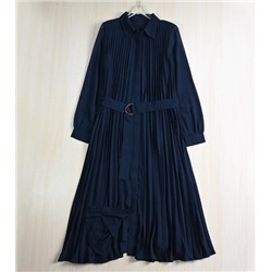 Плиссированное платье с лацканами на пуговицах и поясом М КОР*С