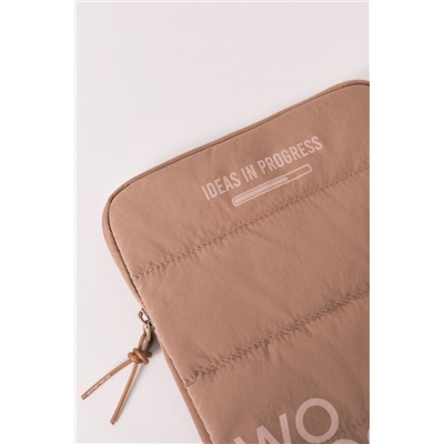 Funda tablet acolchada marrón logo