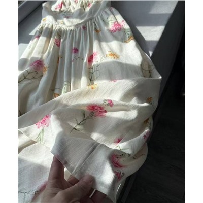 Летнее длинное платье на тонких бретелях из смесового льна