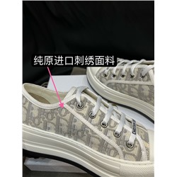 -Импортная чистая оригинальная ткань для вышивки (непревзойденная трехмерная мягкость) -Импортная подкладка из овчины. - Подошва частной модели .высокая версия