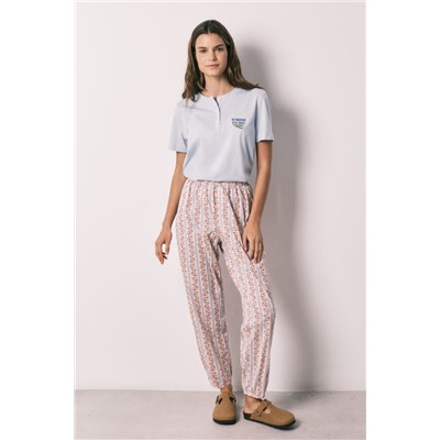 Pantalón carrot 100% algodón estampado flores