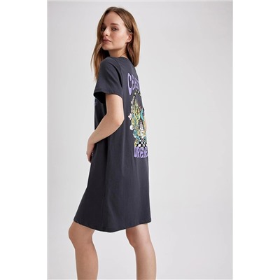 Defacto Coool Oversize Fit Mistik Sırt Baskılı Kısa Kollu %100 Pamuk Tişört Elbise A1909AX23SM