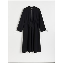 Kleid im sportlichen Stil