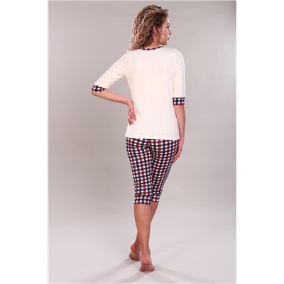 Костюм женский с бриджами и футболкой 81