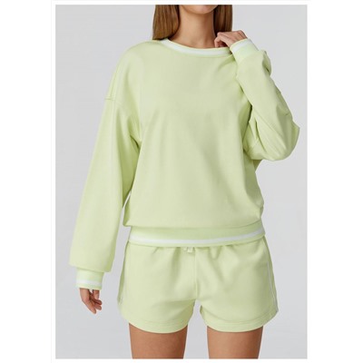 Легкий женский спортивный костюм