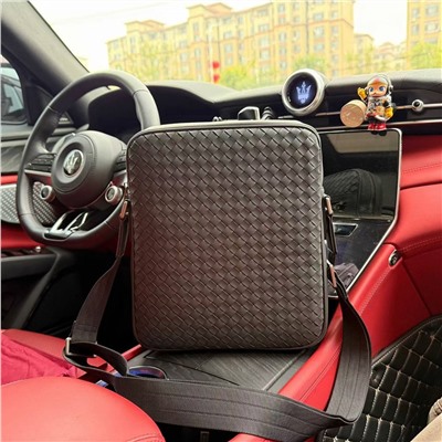 Мужская сумка-почтальон   Botteg*a Venet*a