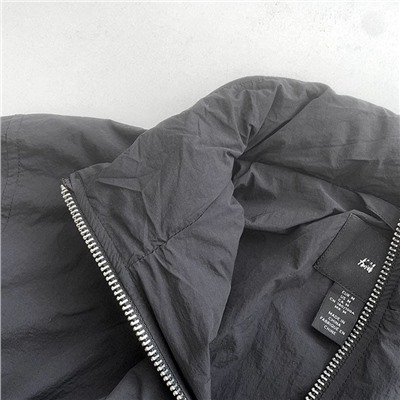 Мужская лёгкая куртка с водо и ветрозащитной  H&*M