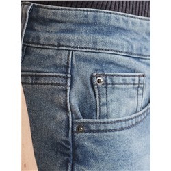 Джинсы трубы с декоративной стиркой из эластичного денима средней плотности