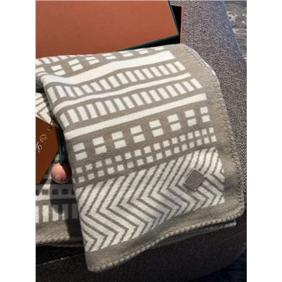 Теплый плед /покрывало из смесовой шерсти   Lor*o Pian*a