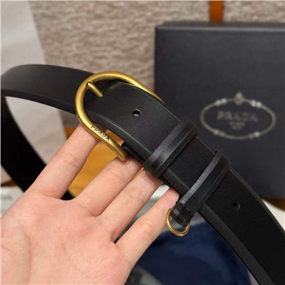 Классический мужской кожаный ремень  PRAD*A