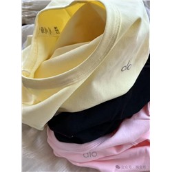 Женская футболка  Al*o yog*a