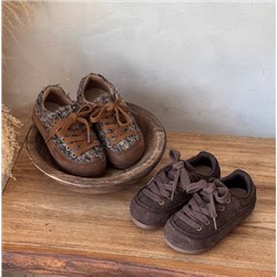 Кроссовки с широким носком