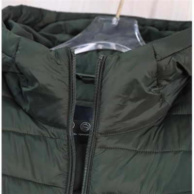 Женская стеганая куртка с капюшоном