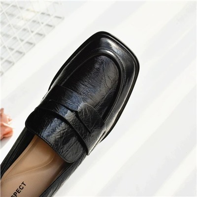 Женские кожаные туфли  с процарапанным вручную узором