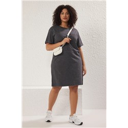 Trendyol Curve Antrasit Bisiklet Yaka Yıkamalı Örme Büyük Beden T-shirt Elbise TBBSS25AH00007