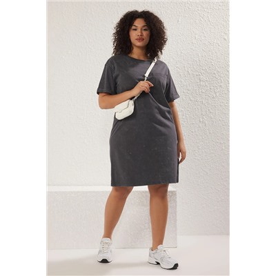 Trendyol Curve Antrasit Bisiklet Yaka Yıkamalı Örme Büyük Beden T-shirt Elbise TBBSS25AH00007