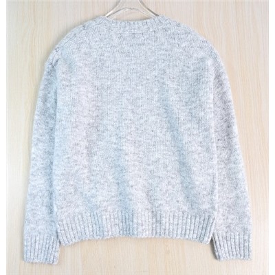 Мягкий и пушистый свитер-пуловер