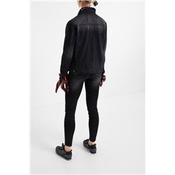 Cazadora denim detalles tachuelas