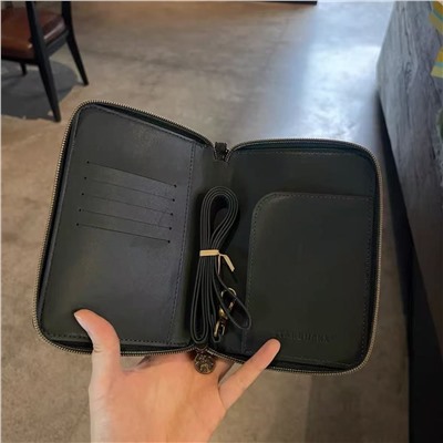 Для любителей СТАРБАК*С Многофункциональный держатель для паспорта, карточек и билетов.