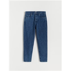 Jeans im Carrot-Fit mit tieferem Schritt