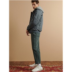 Karottenhose mit Ziernähten