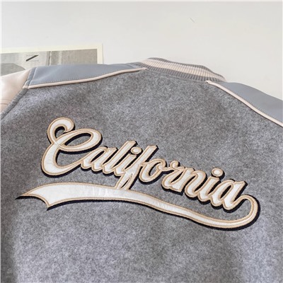 Утепленный бомбер с вышивкой для девочек ЗАР*А