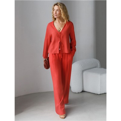 Укороченная свободная блузка с завязками и с V-вырезом изо льна с вискозой