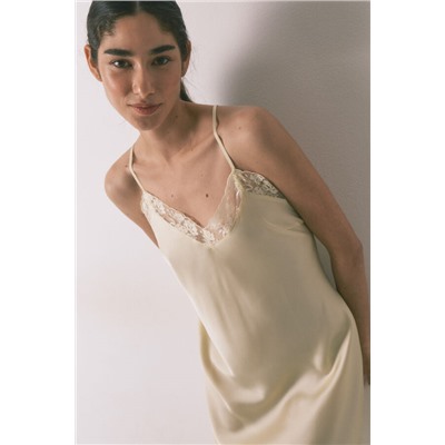 Camisón corto satén y encaje amarillo