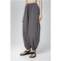 Серые брюки с резами