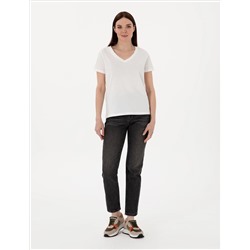Beyaz Regular Fit V Yaka Basic Tişört